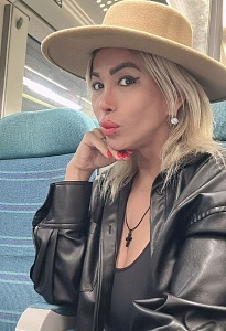 транс девушка латиноамериканка