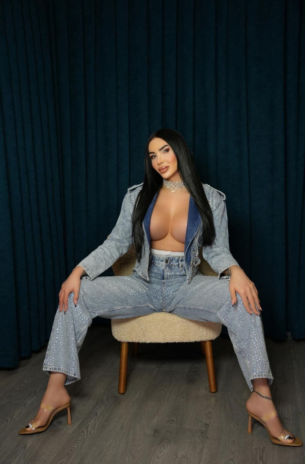 Транссексуалка Афет